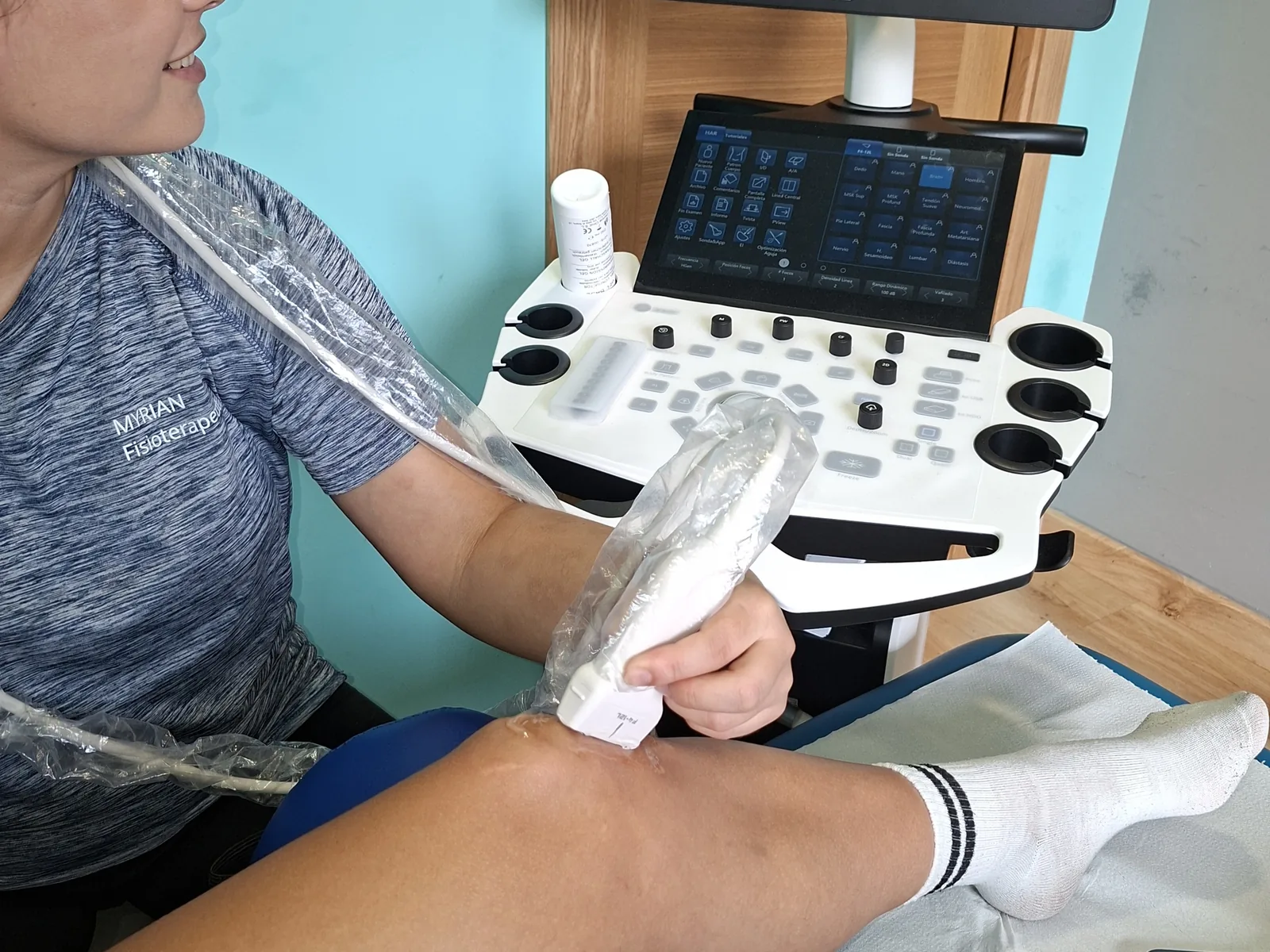 Ecografía de seguimiento de tendinopatía en la clínica de fisioterapia de Lugo
