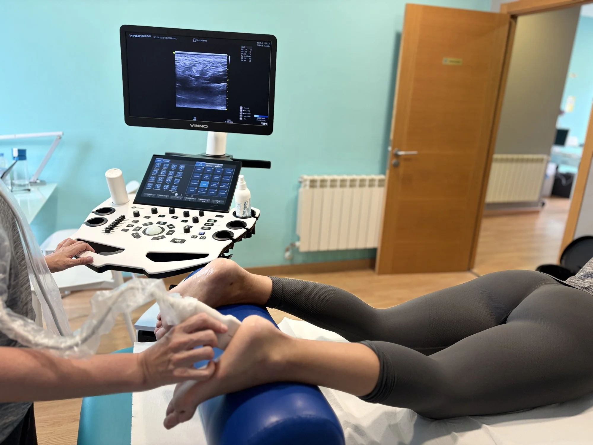 Ecografía musculoesquelética de talón en la clínica de fisioterapia de Lugo